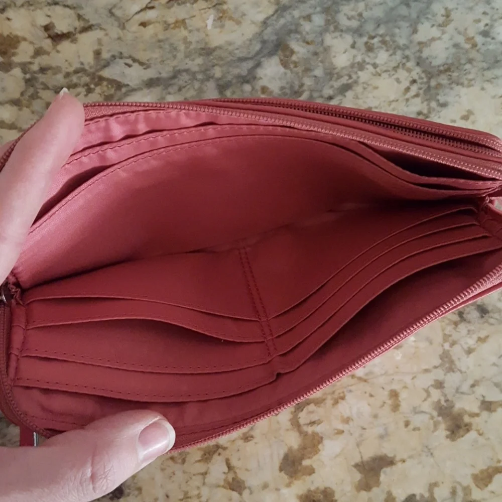 Authentic Coach Leather wristlet wallet - Picture 4 of 6